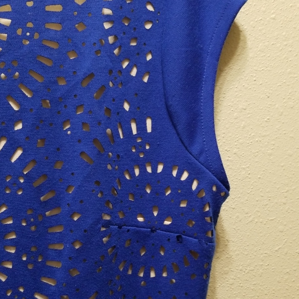 Chelsea & Violet 🔵Layered Eyelet Dress - Picture 2 of 5